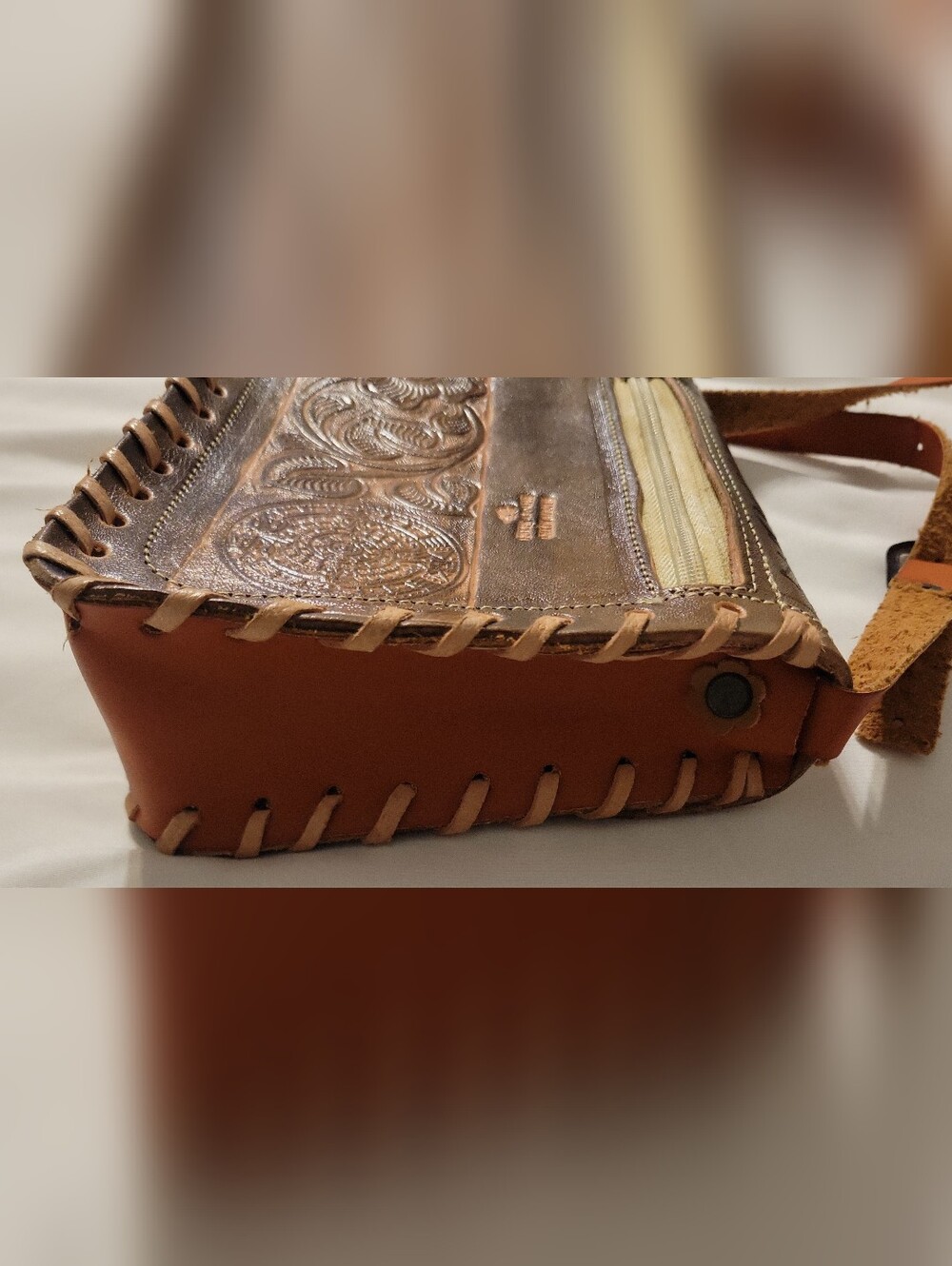 Mexican Leather Handmade Purse with Flower Decor and Aztec Calendar. Hecho En MX - Picture 4 of 10